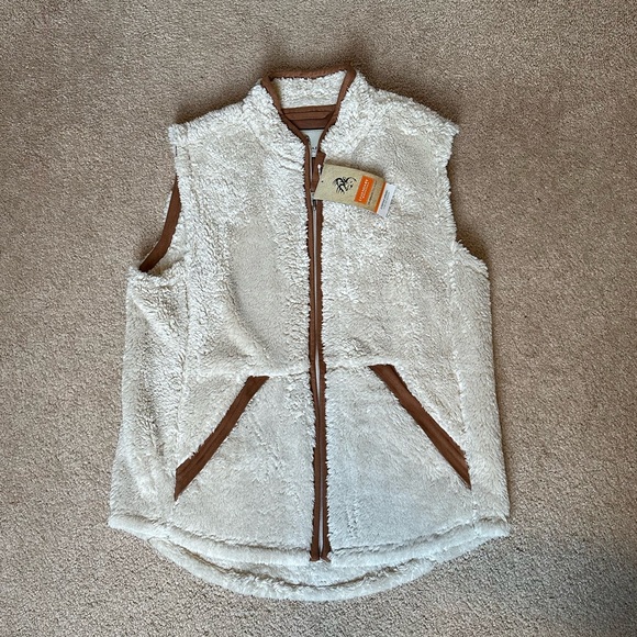 Legendary Whitetails Jackets & Blazers - NWT Sherpa Vest
